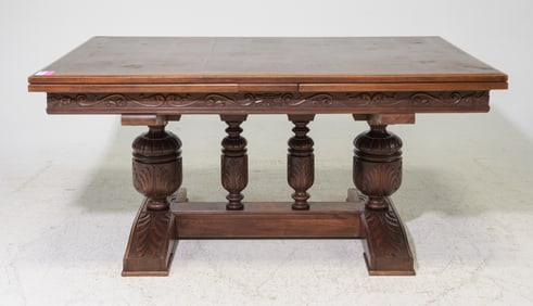 French Renaissance Style Oak Draw Leaf Table