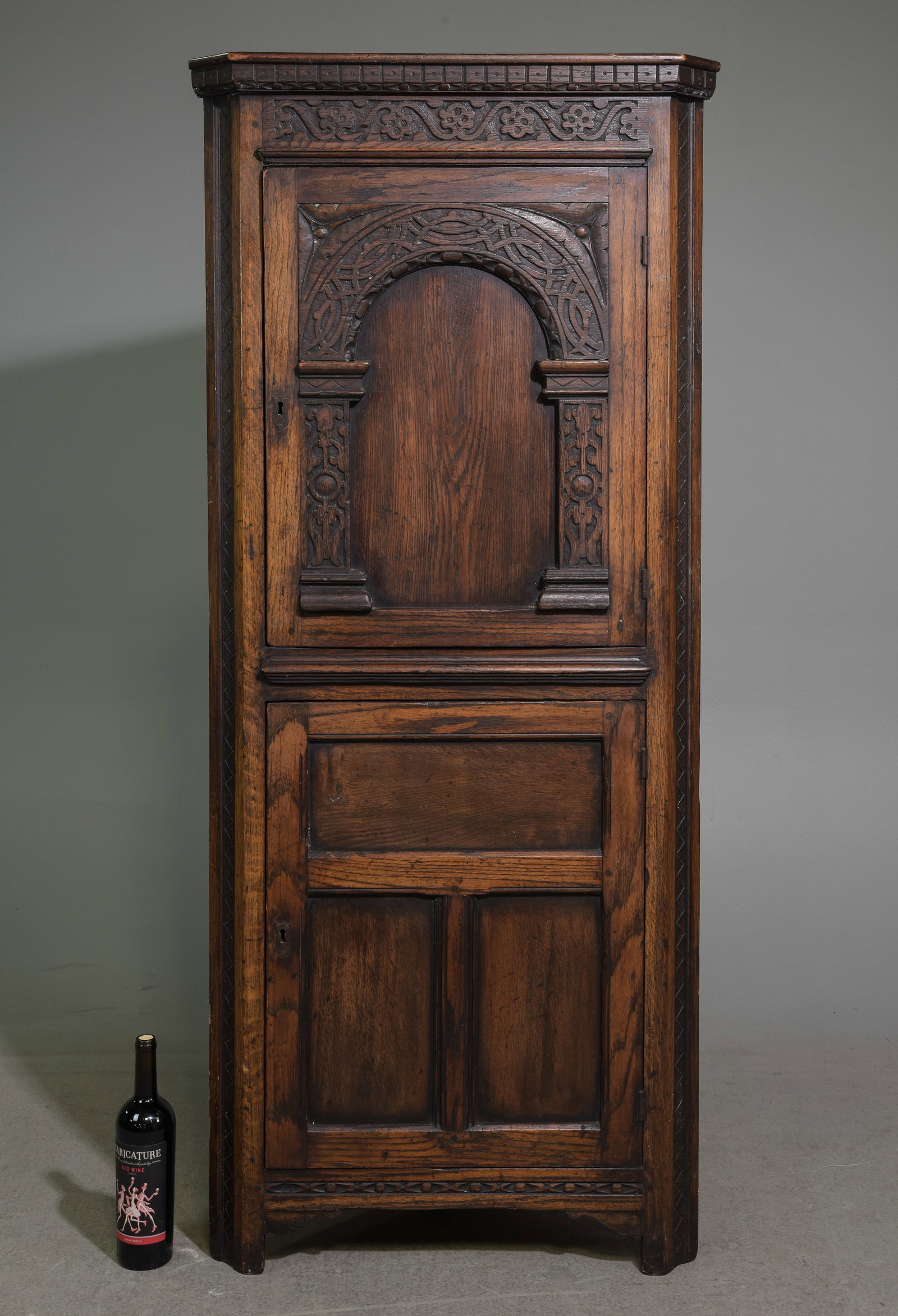 English Oak Corner Cabinet / Cupboard (1 of 3)