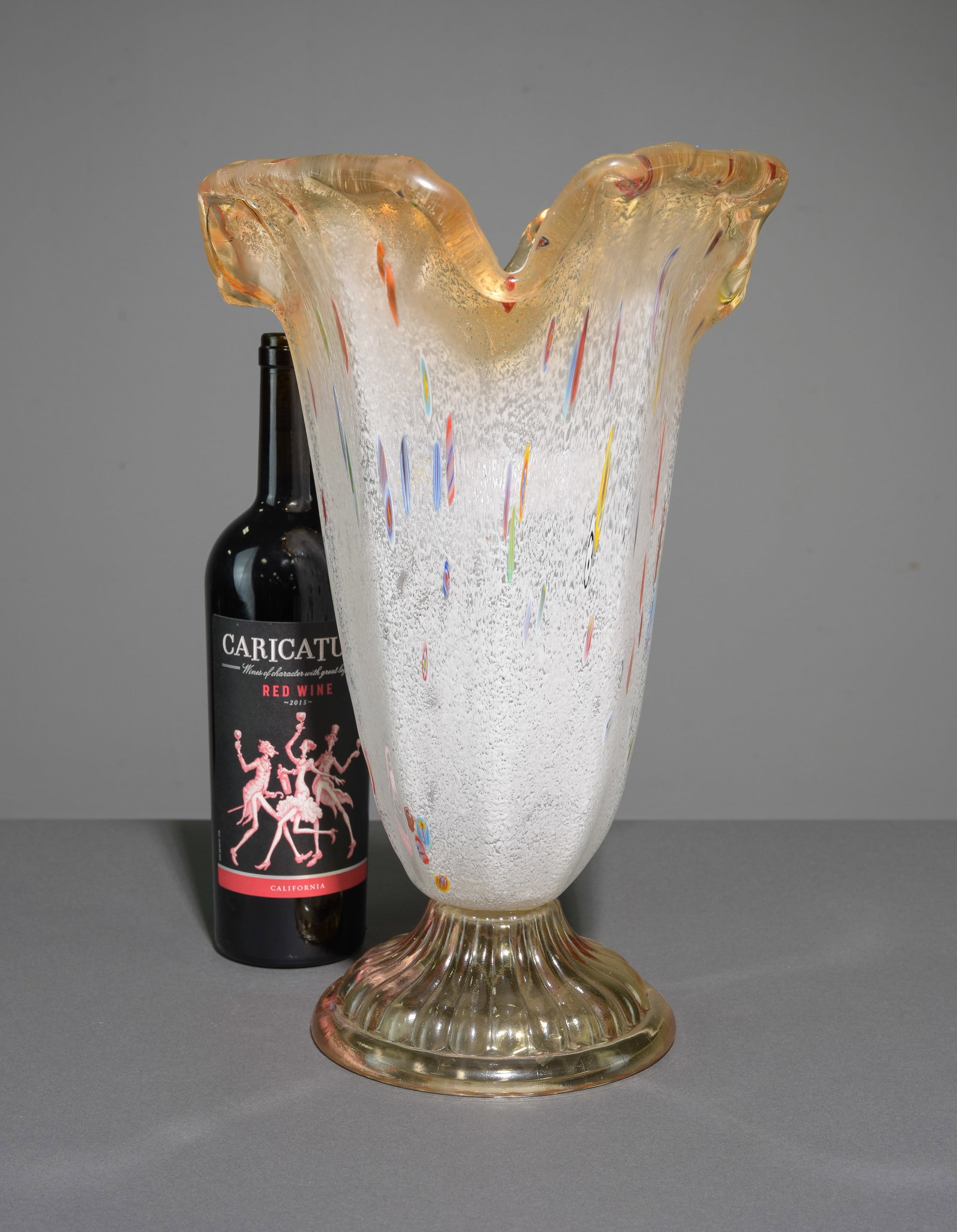 Italian Arte Murano Blown Art Glass Vase: Italian Arte Murano Blown Art Glass Vase - 14.75 in tall x 10 x 9.5
