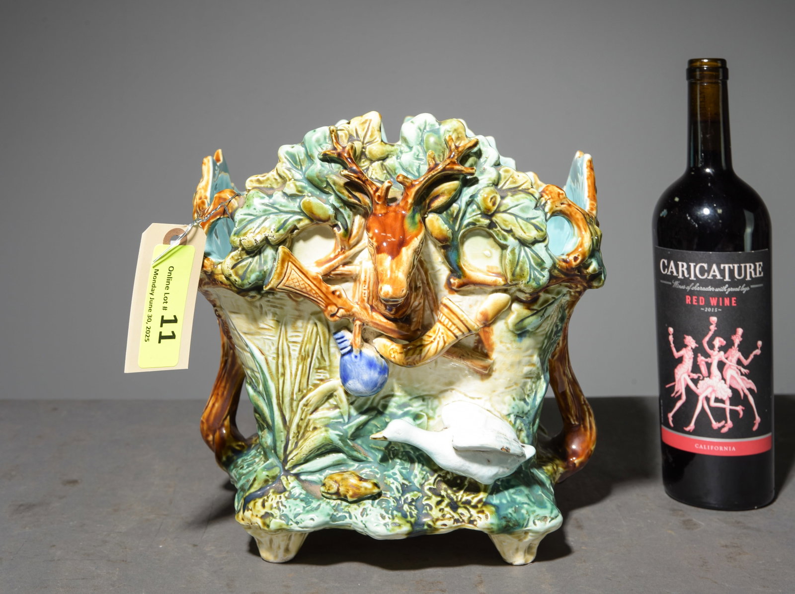 Hunting Onnaing Majolica Jardiniere / Cache Pot: Hunting Onnaing Majolica Jardiniere / Cache Pot - 10.25 in tall x 14 x 11.5