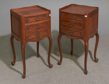 Louis XV Style Pair of Chests / Nightstands