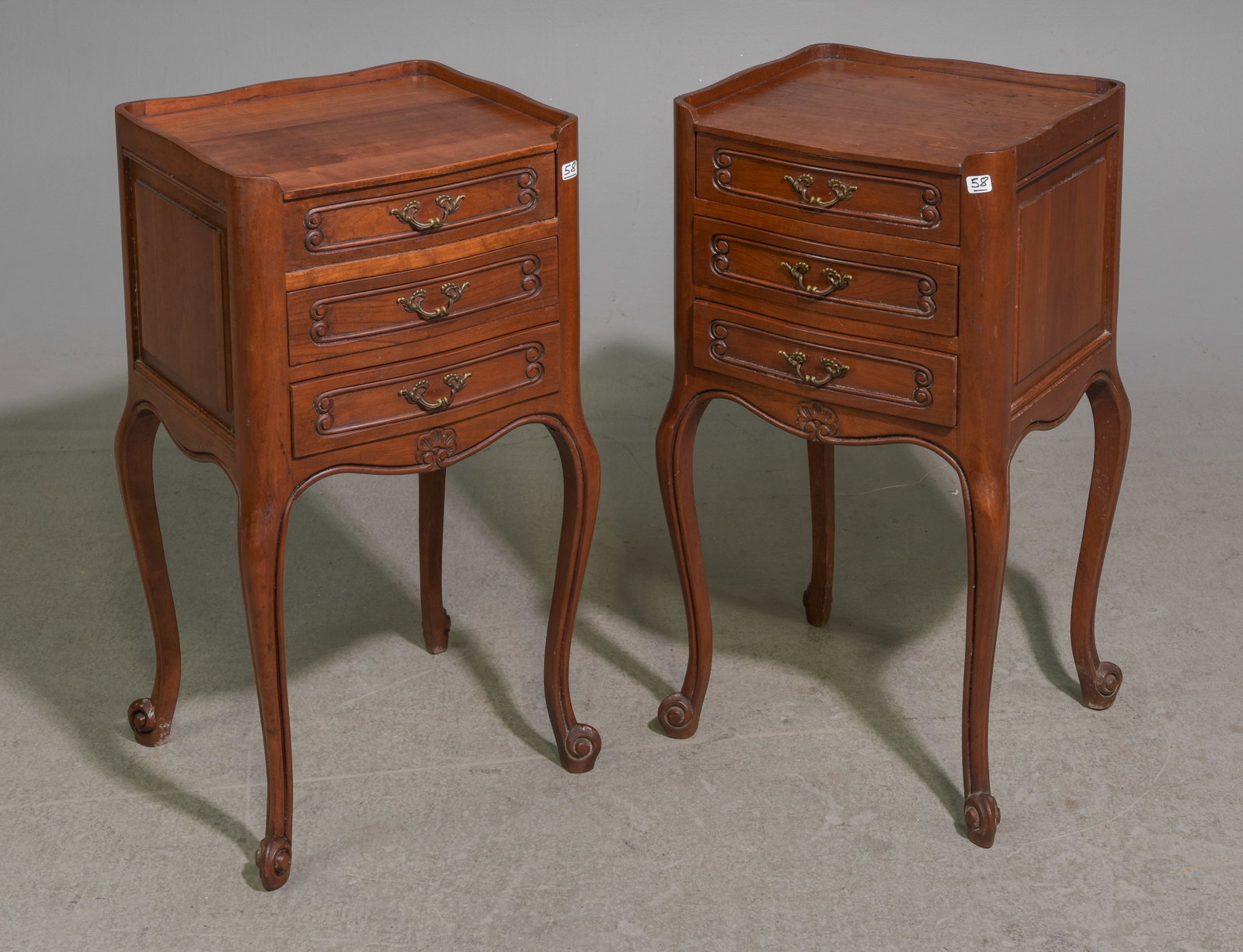 Louis XV Style Pair of Chests / Nightstands: French Louis XV Style Pair of Chests / Nightstands - 27.5 in tall x 14.5 x 13