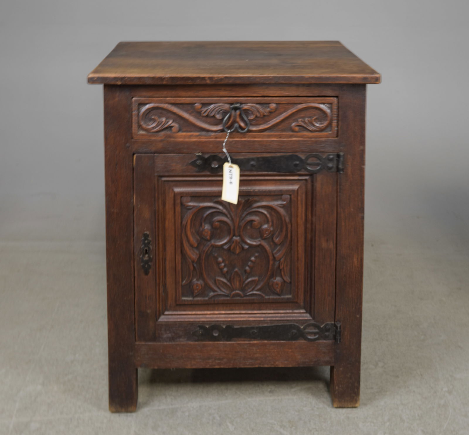 Renaissance Carved Oak Single Door Cabinet (1 of 5)