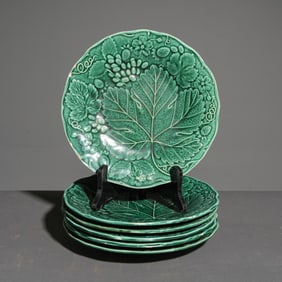 Set of 6 Green Majolica Plates with Leaf Pattern #1