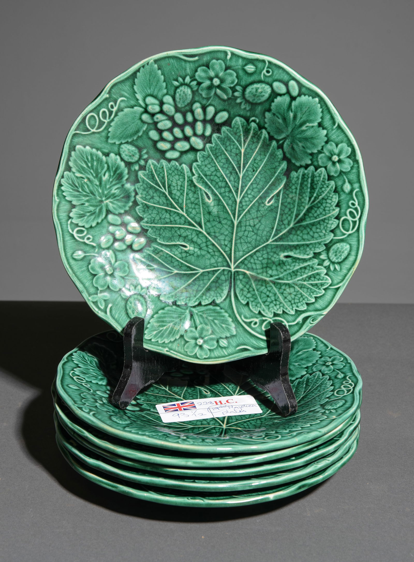 Set of 6 Green Majolica Plates with Leaf Pattern #2 (1 of 3)