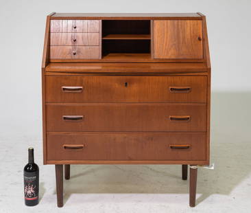 Danish Modern Three Drawer Desk with Pull Out: Danish Mid Century Modern Three Drawer Desk with Pull Out Surface - 38.5 in tall x 33.5 x 16.5, Floor to under pull out when used is 28.25 inches