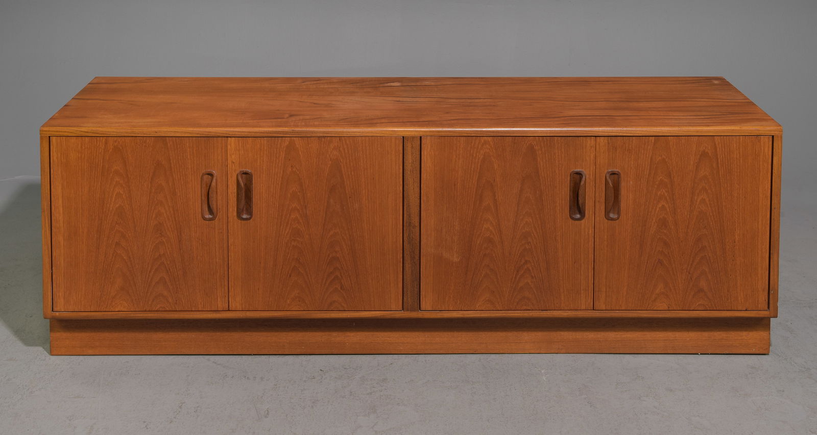 Mid Century Modern Teak Base / Low Credenza - Gplan (1 of 7)