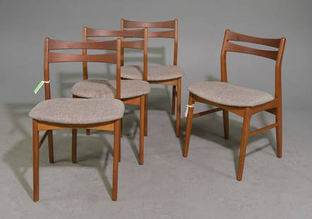 Danish Modern Set of 4 Dining Chairs: Danish Mid Century Modern Set of 4 Dining Chairs - 31.5 in tall x 19.5 x 18.5 each with a seat height of 17.5 inches