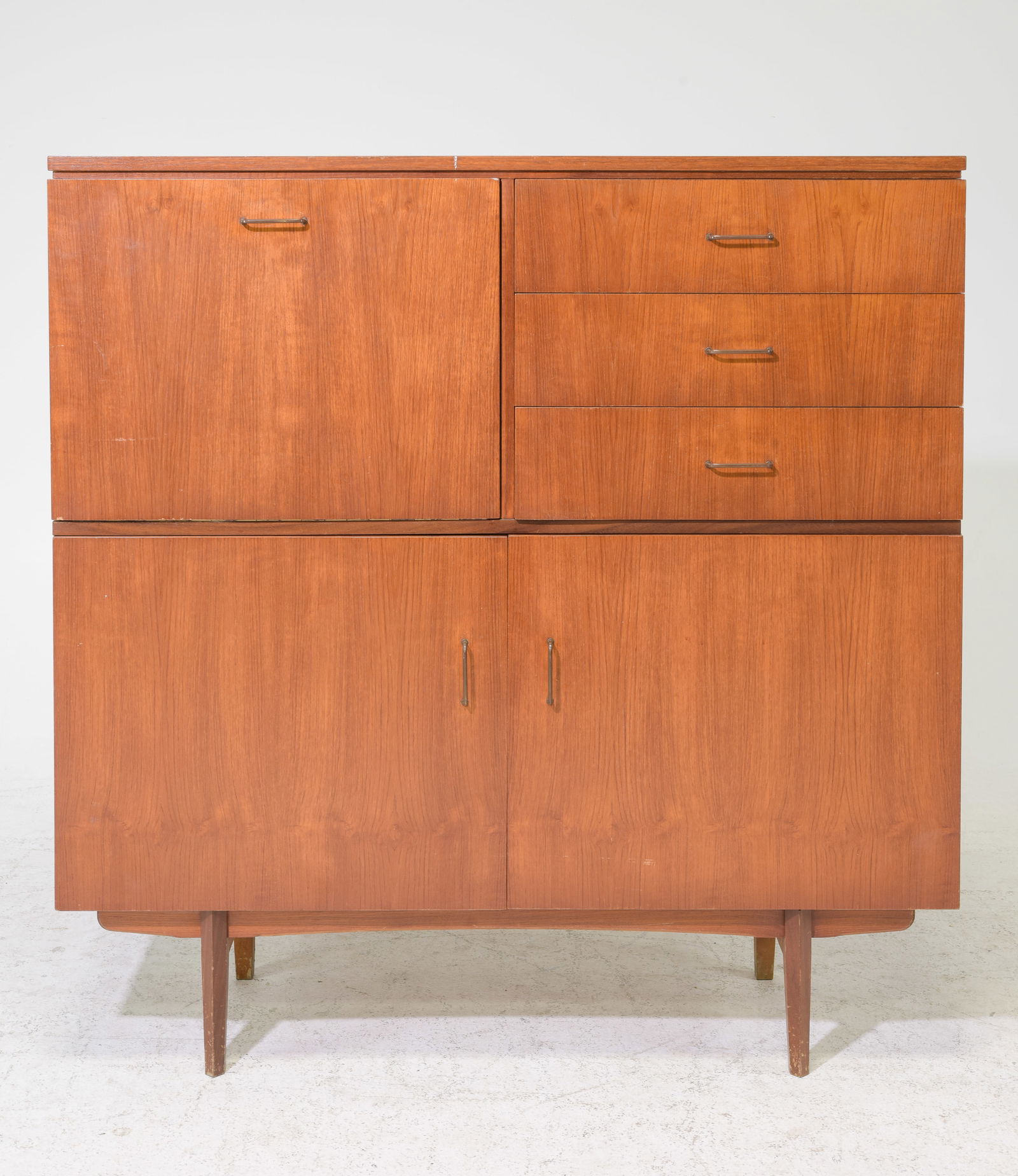 Mid Century Modern Cocktail / Hall Cabinet (1 of 8)