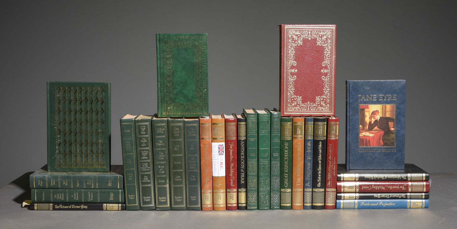 28 Assorted English Books / Novels (1 of 7)