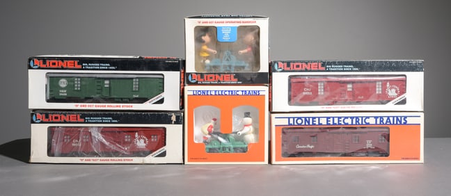 6 Lionel Train Cars in Original Boxes