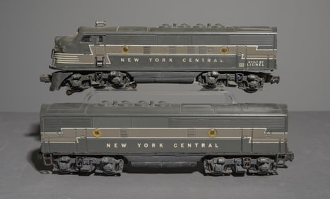 2pcs Heavy Lionel Train Engine & Boxcar #3