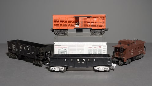 5pcs - Lionel Boxcars, Hopper Car, Etc.