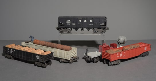 5pcs - Lionel Barrel Cars, Box Car, Etc.
