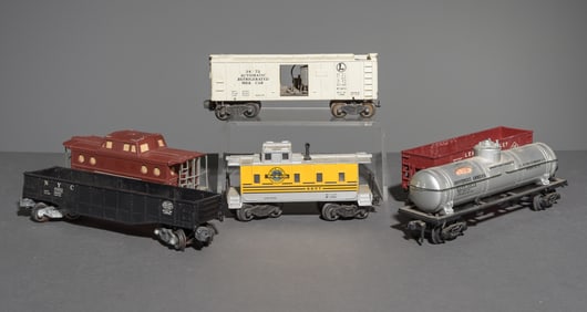 6pcs - Boxcars, Cabooses, Hopper Car, Etc.