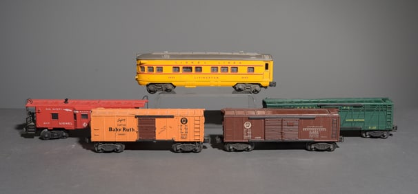5pcs Lionel Box Cars, Passenger Car, Etc.