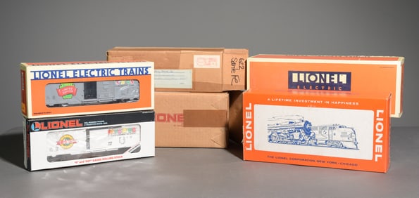 6pcs Lionel Box Cars, Caboose, Etc.