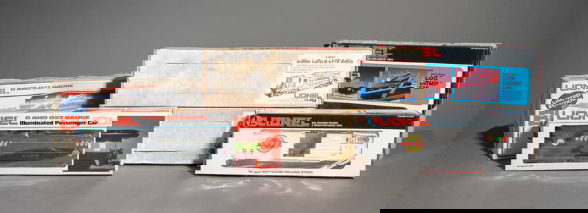 6pcs - Lionel Passenger Car, Budd Car, Etc.: 6pcs - Lionel Passenger Car, Budd Car, Etc. - This lot consists of a Burlington O and 027 Gauge Operating Log Dump Car model 6-16656, a 1992 Limited Edition Toys R Us Box Car O and 027 Guage Rolling S
