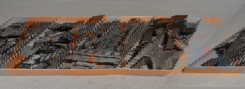 87pcs Lionel O, 027 and 1.25 Gauge Track Pieces: 87pcs Lionel O, 027 and 1.25 Gauge Track Pieces - These pieces fit in four box flats that measure 2.5 in tall x 25.5 x 15.75