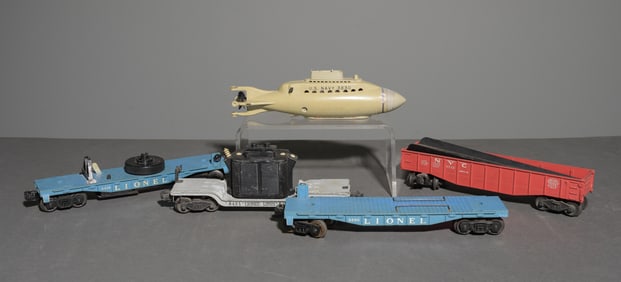 4pcs - Lionel Hopper, Flat Freight Cars, Etc.