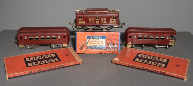 6pcs - Lionel Passenger Cars, Maintenance Kit, Etc.
