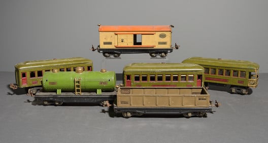 6pcs - Lionel Hopper, Passenger Cars, Etc.