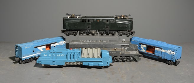 5pcs - Assorted Lionel Locomotives & Cars