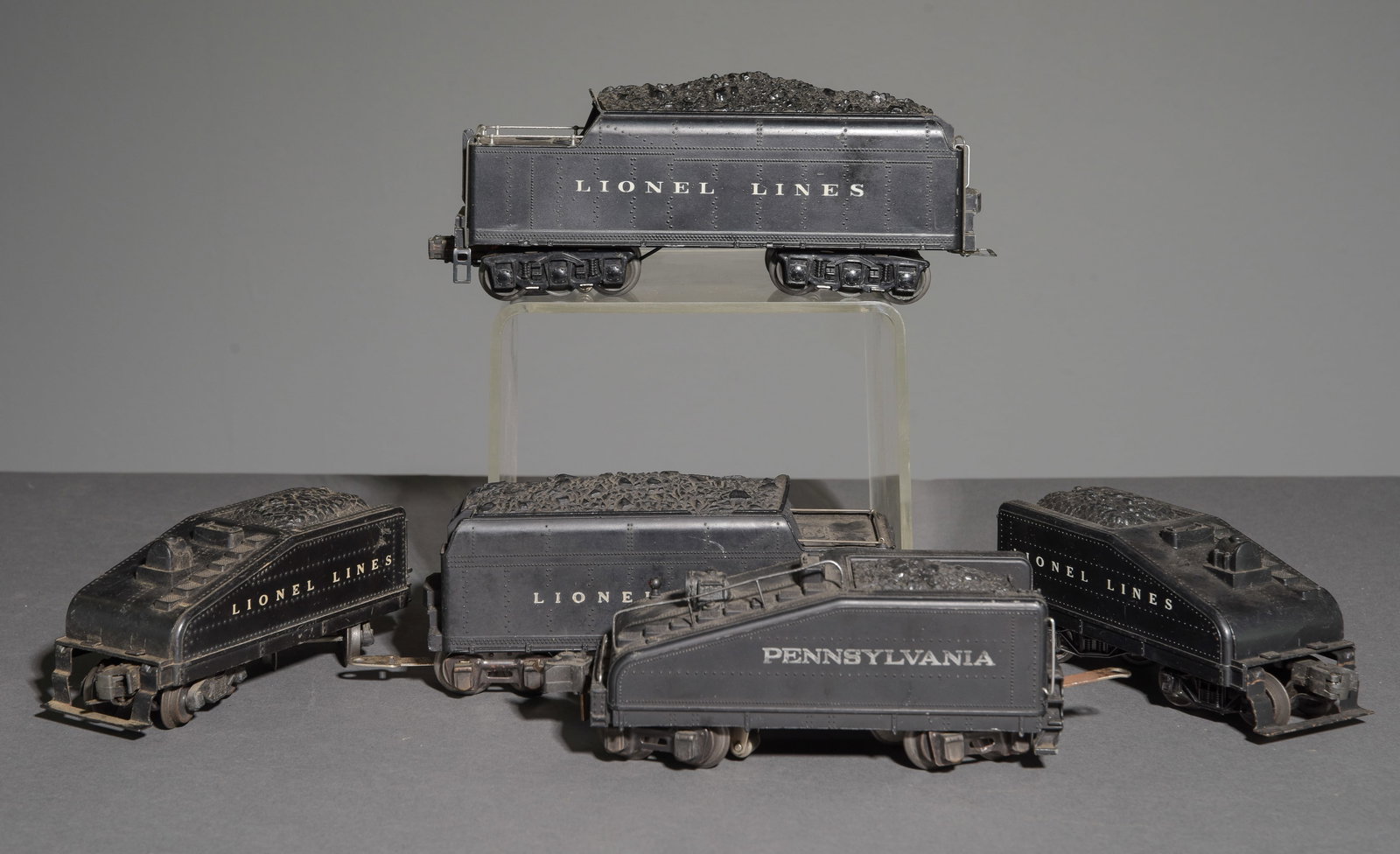 Five Lionel Tenders (1 of 6)
