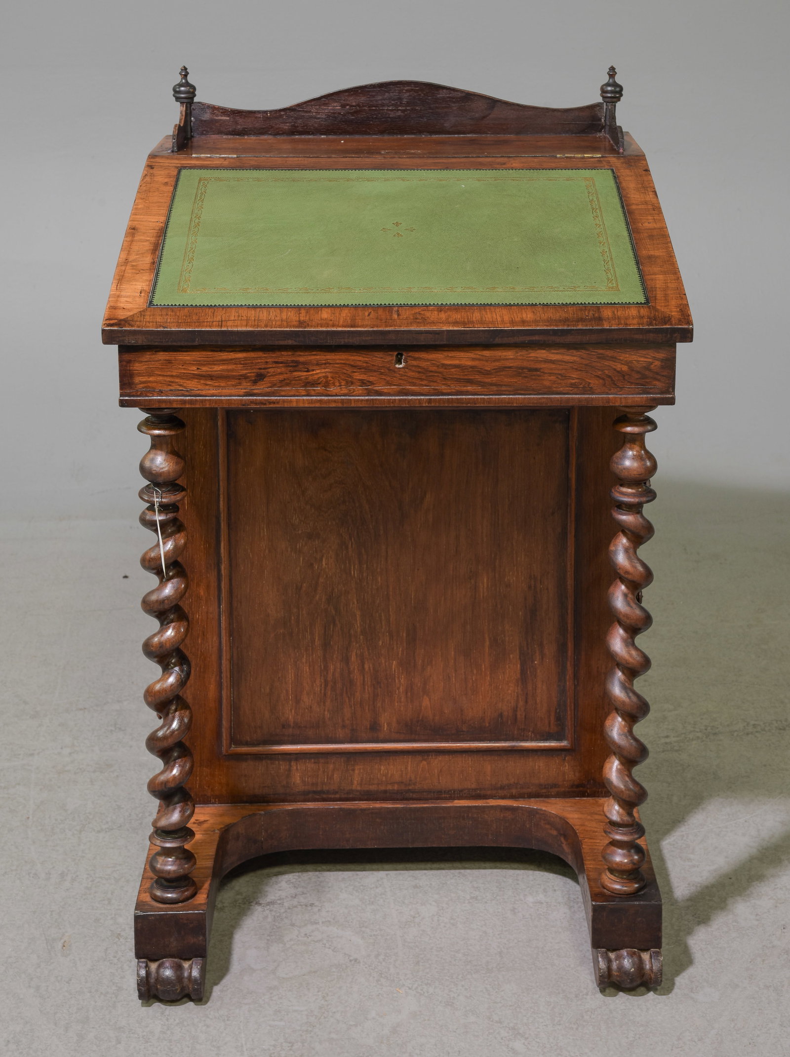Birtish Mahogany Davenport Twist Desk: Birtish Mahogany Davenport Twist Desk - 38 in tall x 22 x 22