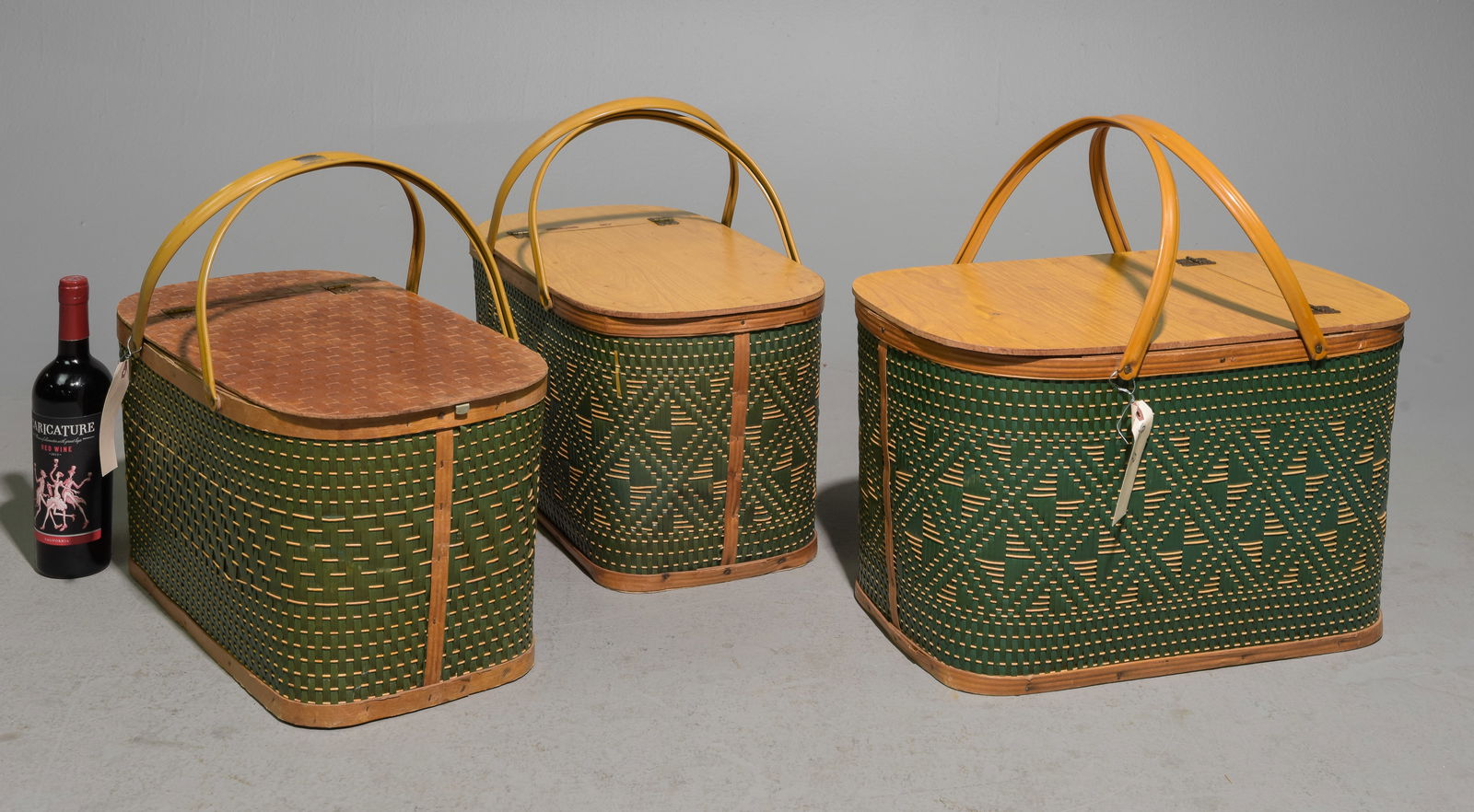 Three Assorted Picnic Baskets (1 of 5)