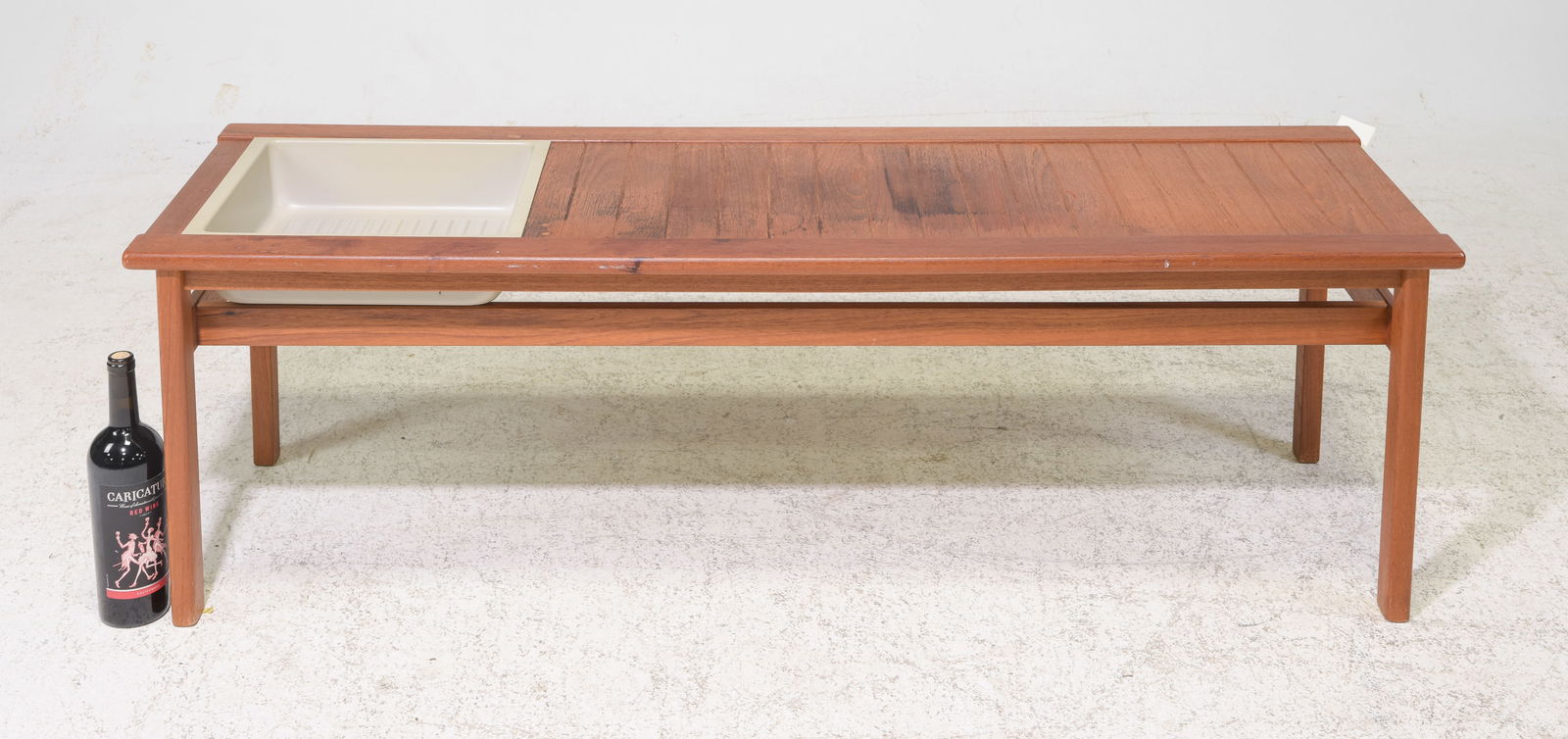 Scandinavian Mid Century Modern Planter Coffee Table (1 of 3)