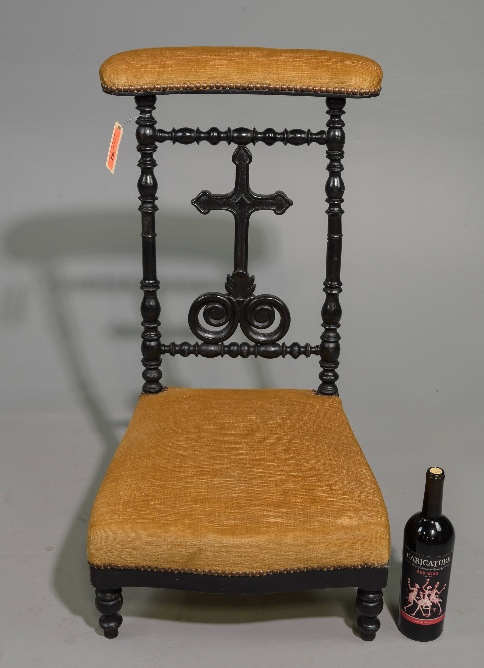 Napoleon III Style Painted Kneeler / Prie Dieu: French Napoleon III Style Painted Beech Wood Kneeler / Prie Dieu - 34.5 in tall x 19 x 20