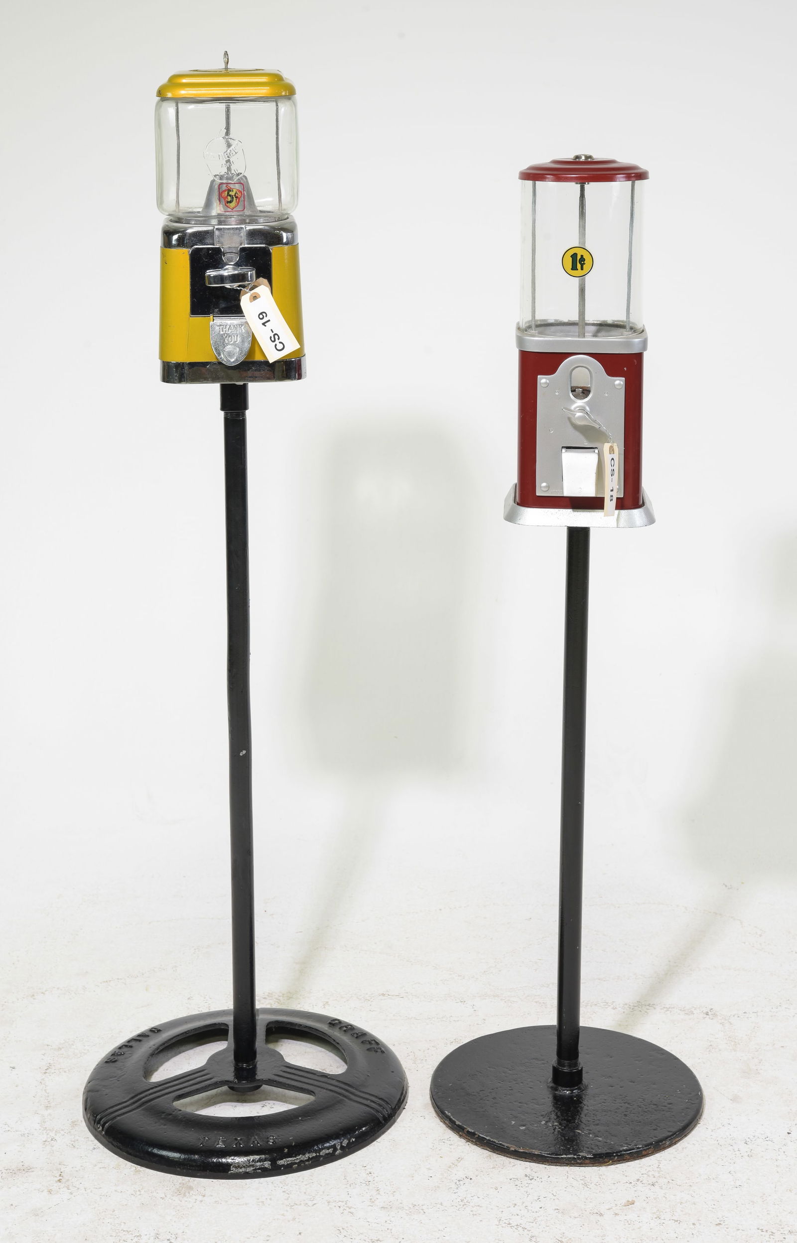 2 Vintage Candy Dispensers (1 of 4)