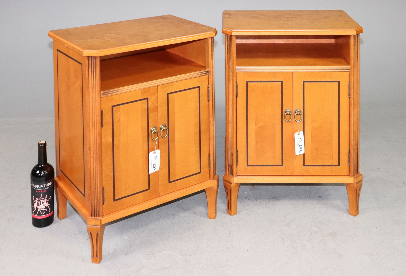 2 Swedish Gustavian Style Nightstands (1 of 4)
