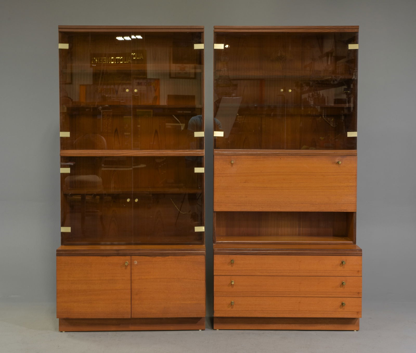 2 Mid Century Modern Wall Units / Cabinets (1 of 9)