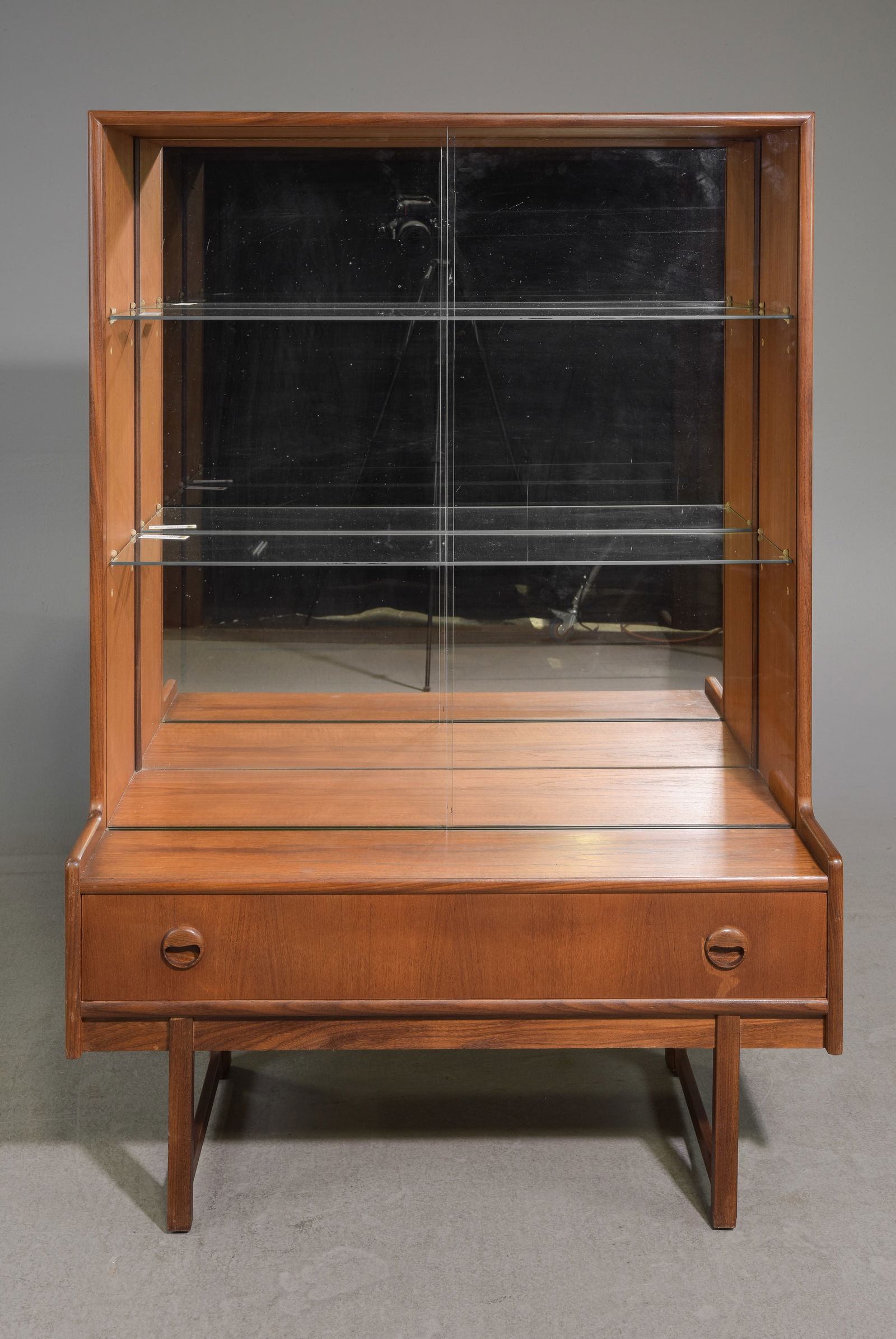 Mid Century Display / Cocktail Cabinet - Turnidge (1 of 3)