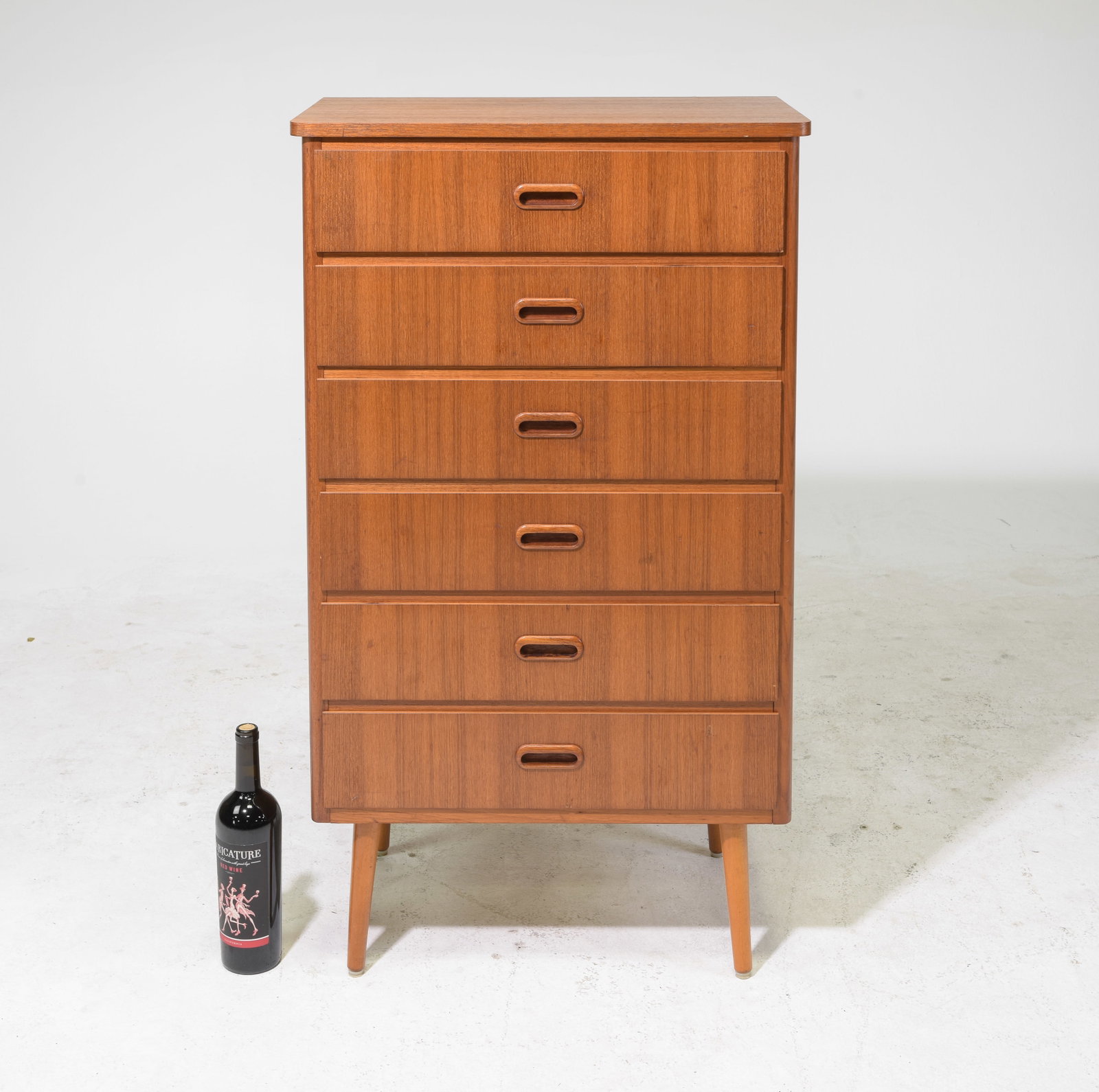 Scandinavian Mid Century Modern 6 Drawer Chest: Scandinavian Mid Century Modern 6 Drawer Chest - 41.5 in tall x 24 x 14