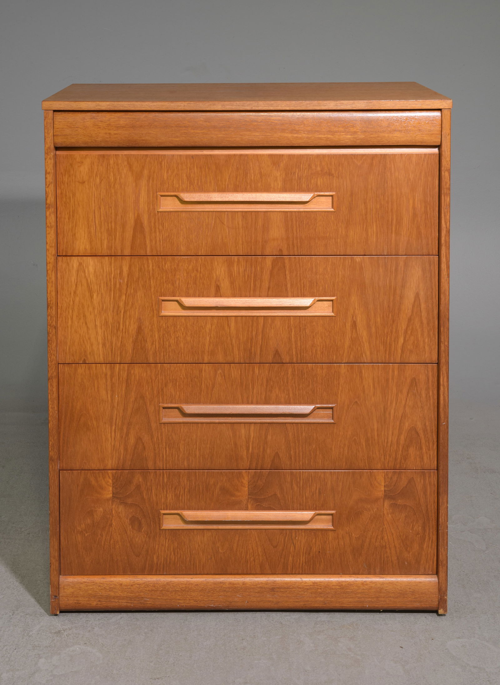 Mid Century Modern Five Drawer Chest (1 of 5)