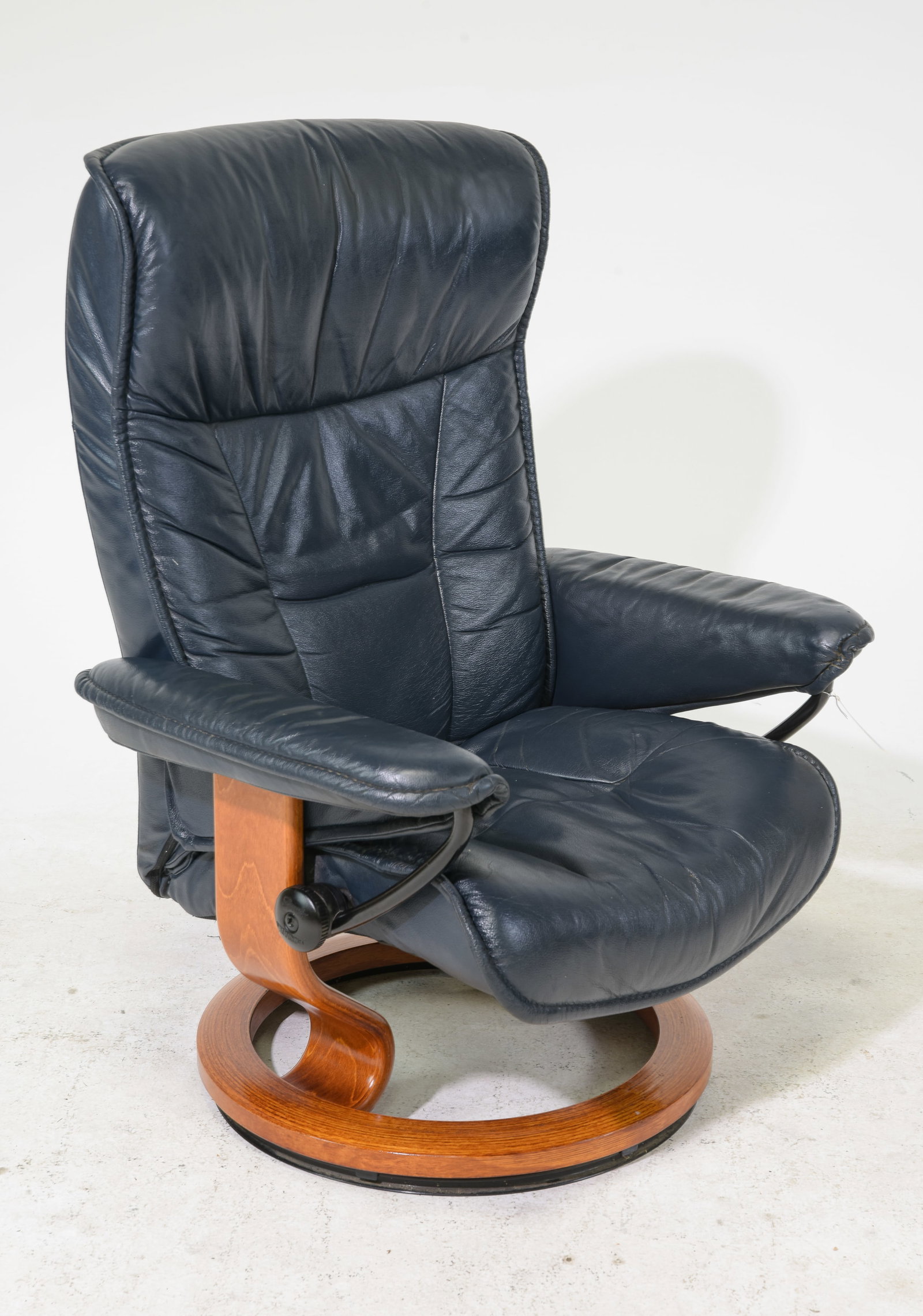 Mid Century Stressless Lounge Chair - Ekornes: Danish Modern Style Mid Century Stressless Leather Lounge Chair by Ekornes - 40 in tall x 31 x 25 with a seat height of 12 inches