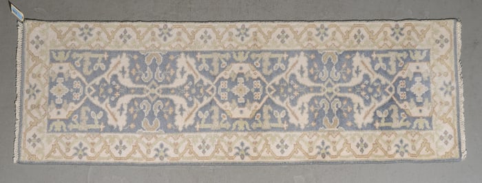 Hand Knotted Oushak Rug - 7'10 x 2'6