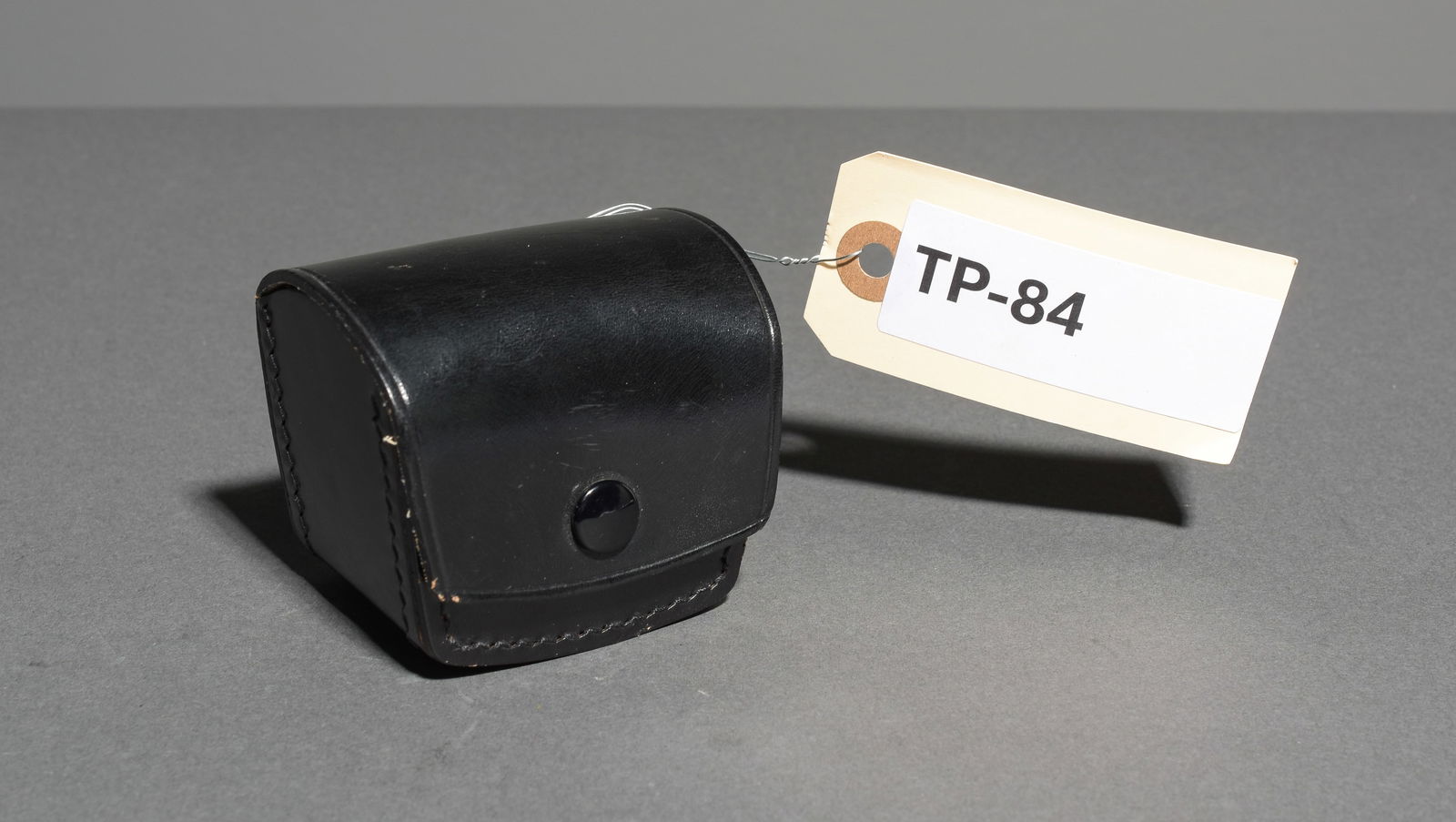 Nikon F Viewfinder in Leather Case (1 of 4)