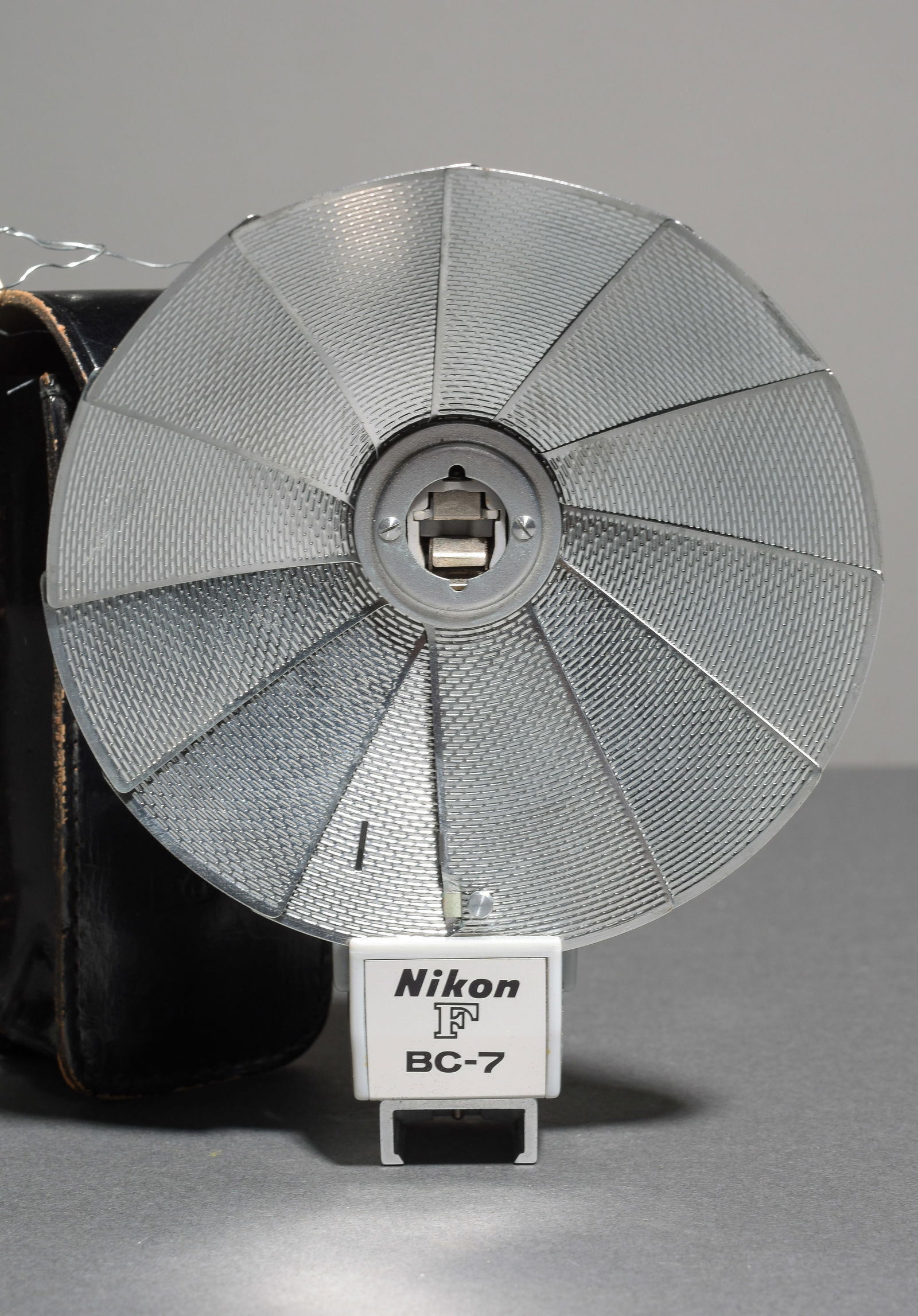 Nikon Flash Unit in Leather Case (1 of 6)