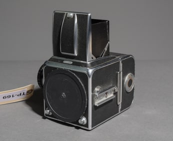 1000F  Camera Body and Film Magazine CC 21552  18700