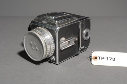 1000F Camera Body w/ 80mm Carl Zeiss Tessar 1:2.8 & Film Magazine CM10588 CT21736