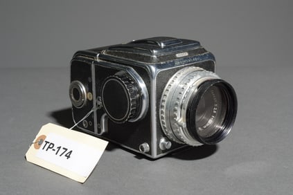 1000F Camera Body with Carl Zeiss Tessar 1:2,8 f=80mm lens (Nr 1492898)  CT21071 CC22770 CT27874