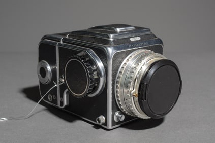1000F Hasselblad camera w/Carl Zeiss Tessar 1:2,8 f-80mm Lens & Film Magazine CT21442 CT29235 CT3037