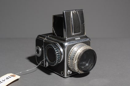 1000F with Carl Zeiss Tessar 1:2,8 80mm Lens with Film Magazine, Extra Magazine & Extension Tubes, I
