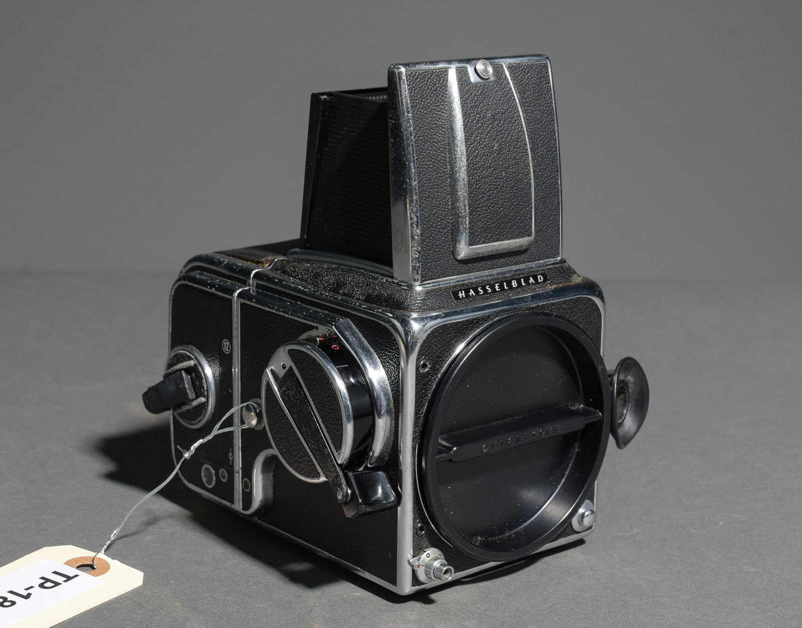 500 C/M Camera Body with Film Magazine (1 of 4)
