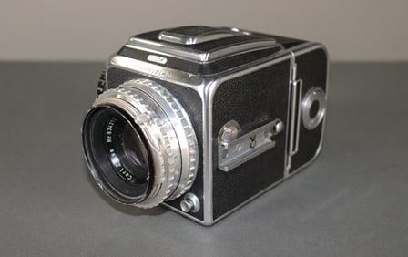 Hasselblad Camera Body - No Model Number with Carl Zeiss Tessar 1:2,8 80mm Lens with Film Magazine C