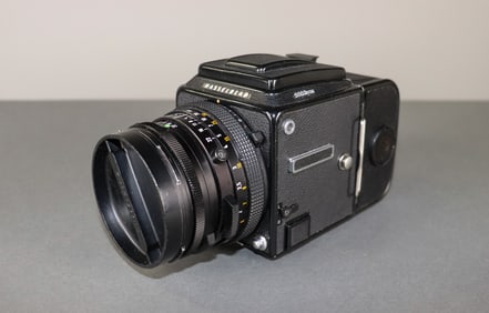 Hasselblad Camera Body - No Model Number with Carl Zeiss Tessar 1:2,8 80mm Lens with Film Magazine  